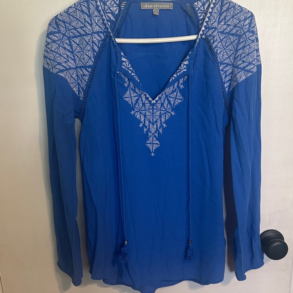 0080 Daniel Rainn Royal Blue‎ Embroidered Blouse womens size small
